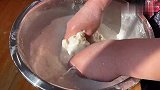 甘肃农村人晚饭吃啥？农村大妈制作有名的小吃，一家人爱过瘾了！