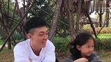 爸爸套路女儿，没想到女儿成功上当，这爸爸真是太坏了，女儿委屈