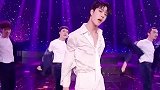 易烊千玺王一博顶胯舞！一个狂野，一个性感，网友这谁顶得住