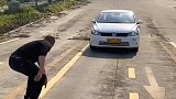 实拍科目二练车遇上“人才”，教练直呼力不从心！