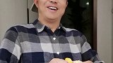 我是个粗俗之人，同时也是个坦荡的人，从不掩饰季挤的不高雅的思想和心灵。搞笑自嘲