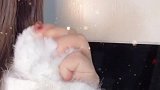 你还想看哪个网红一个人拍吻戏？把他她艾特出来