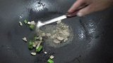 喝酒还待瞅菜单，媳妇丰炒盘盘菜，即下酒也下饭，全盘吃光超过瘾