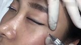 女子不想每天化眼线，做了个纹眼线，看着眼睛大了很多