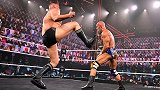 NXT接管大赛：酣畅淋漓的对决 恰帕挑战UK冠军沃尔特