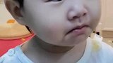 17月大宝宝开始自己戒奶，奶瘾发作再痛苦也忍住不喝