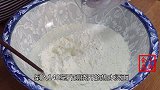 烙饼时，到底用冷水和面还是用热水烫面？教你这样做，柔软又筋道