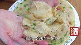 烙饼时，到底用冷水和面还是用热水烫面？教你这样做，柔软又筋道