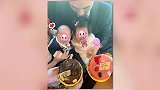 何猷君带儿子为98岁赌王庆生,奚梦瑶转发博文祝爸爸生日快乐