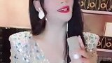 小伙是反串演员，演唱一首女儿情，你这让女人情何以堪啊