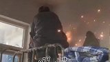 大爷修水管时火花四溅如大呲花，寝室男生惊呆