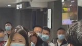 因飞机晚点女乘客的“礼貌协商”得到网友称赞！