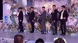 多才多艺的伴郎团，和新郎在舞台上的表演，简直太辣眼睛了！