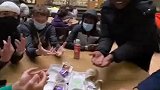 史上最牛自拍！手机捡来的吧奇闻趣事