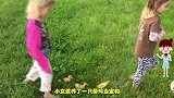 小女孩将母鸡当宠物，哄睡觉后还给它盖被子，幸福指数最高的母鸡