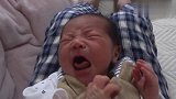 十天的宝宝，饿了之后开始大哭，小家伙好可爱呢
