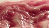 牛肉火锅好吃却难做，牛肉要先切薄片再放冰箱里冷冻