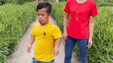 好好的走路，我怎么总是被踹啊