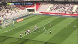 第18分钟甘冈球员恩巴克托射门