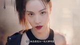 同为《芳华》女主,一个被捧上天,一个却没资源,真现实