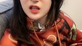以后别搭理她！