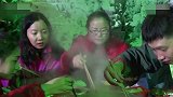 重庆人有多爱吃火锅 高温天重庆人冰屋穿棉袄吃火锅