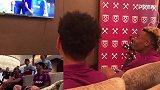 亲队友!西汉姆双星打FIFA疯狂互铲 拖入点球大战手柄背黑锅