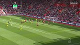 第18分钟哈德斯菲尔德球员孔戈洛射门