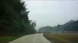行车记录仪都说飞来横祸，但这车祸算是故意的吧，我咋这么倒霉！