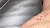 男子到澡堂去搓澡，被师傅搓出刮痧的感觉，网友：大哥也太狠了