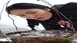 端着火盆跳舞，热热闹闹