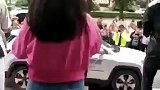 小春抱娃娃这是干嘛去啊？