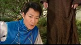 被爷爷逼着学刺绣，小伙找借口溜走