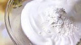 最近金鱼爱上了吃溶豆，看小样开心的
