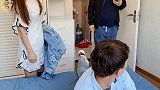 老公的亲哥无缘无故的踢我，我也不敢动啊！