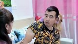 女主人要给男主人打针，男主人却不配合，金毛直接上去摁住男主人