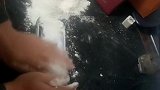 等手机降好温再去打游戏，这样应该胜算大一点，不会落地成盒了！