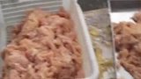 浙江一学校现发霉食物 家长：鸡蛋发毛骨头都臭了