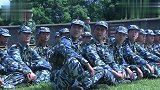 国防生：女兵枪法超神，5枪47环正得意，下秒女教官一枪教做人