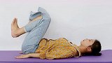 高血压别怕，1个抬腿动作，每天早上做，控制血压，身体轻松
