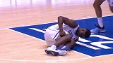NBA准状元太尴尬！威廉森开场竟然踩穿球鞋受伤下场