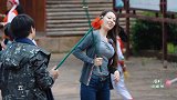郎朗带老婆去学民族文化，吉娜1秒学会，郎朗尴尬了