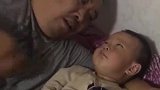 爸爸居然故意气小宝宝，没想到宝宝最后居然气成这样了，好逗啊！