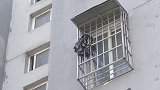 安徽淮南：独居老人脑梗倒地连敲2天地面，邻居听出异样报警