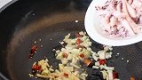 家常菜韭菜炒八爪鱼的简单做法，味道鲜美，营养丰富！
