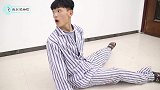俩精神病陪院长演戏，结果因为太啰嗦被打鼻青脸肿，太逗了