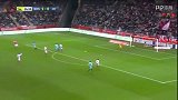 第34分钟马赛球员巴洛特利手球