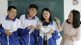 泡泡考试，学渣拿出泡泡糖，学霸竟用洗衣液自制起泡胶！