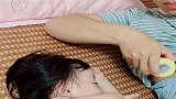 外地出差一周回家，一进门眼前的一幕，这脑洞我是彻底服了！