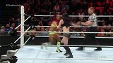 WWE-15年-RAW第1155期：NXT女子冠军班克斯击溃佩奇-花絮
